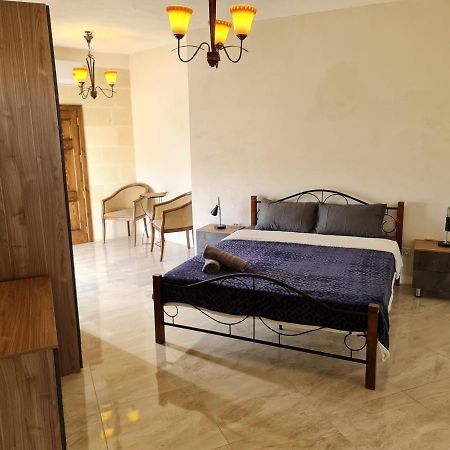 Splendid House Victoria Gozo Hotel Bagian luar foto