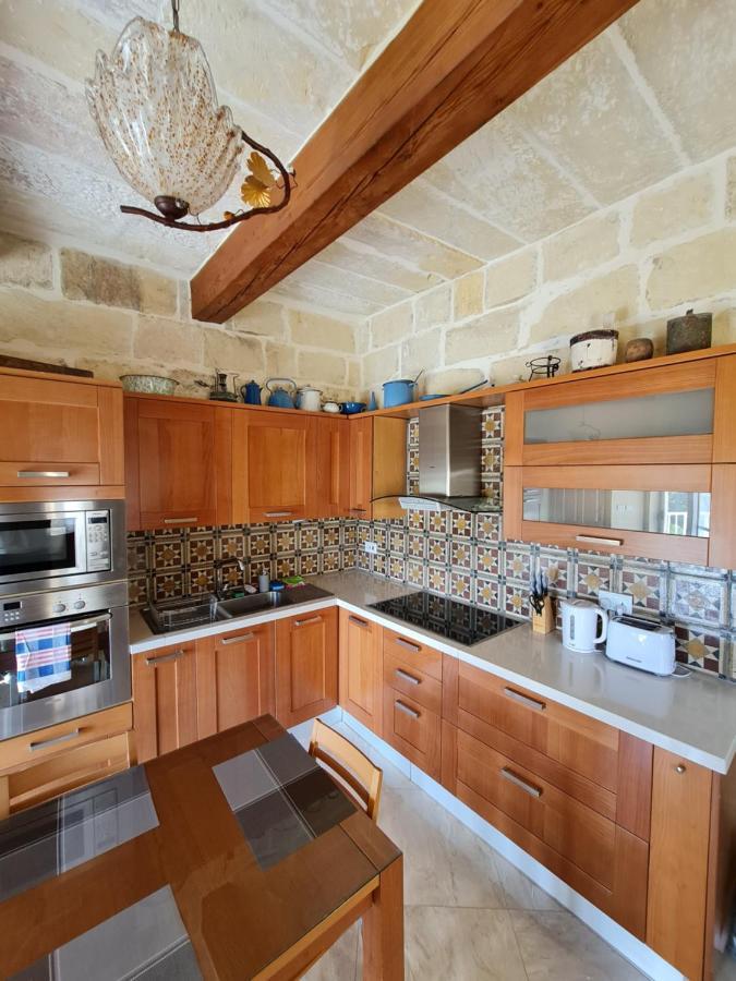 Splendid House Victoria Gozo Hotel Bagian luar foto