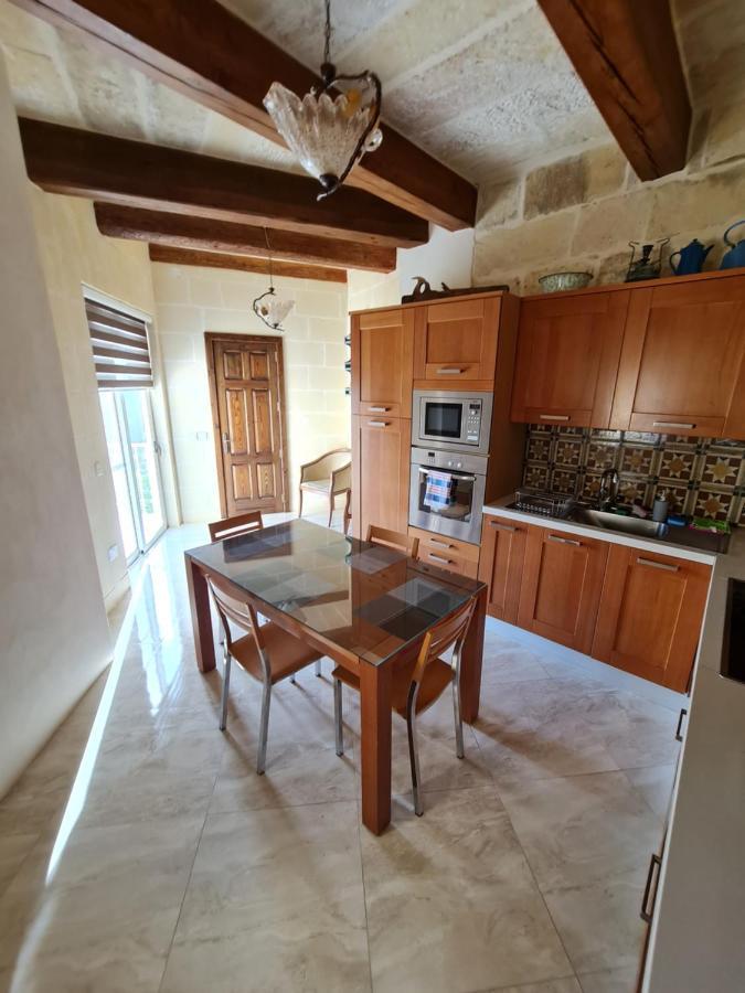 Splendid House Victoria Gozo Hotel Bagian luar foto