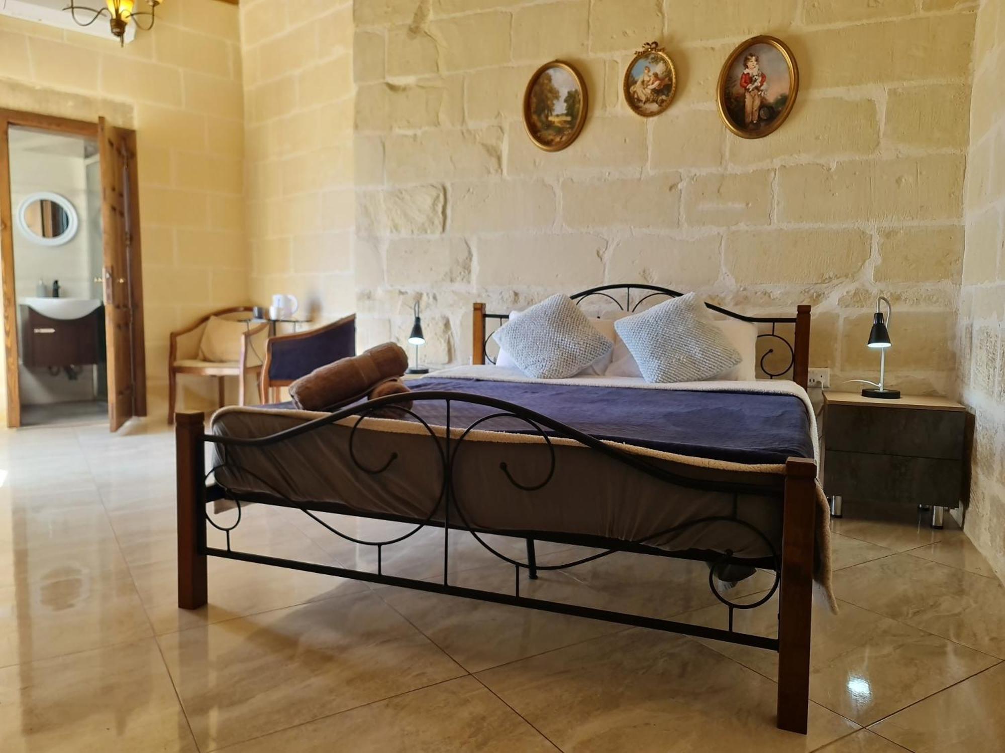 Splendid House Victoria Gozo Hotel Bagian luar foto